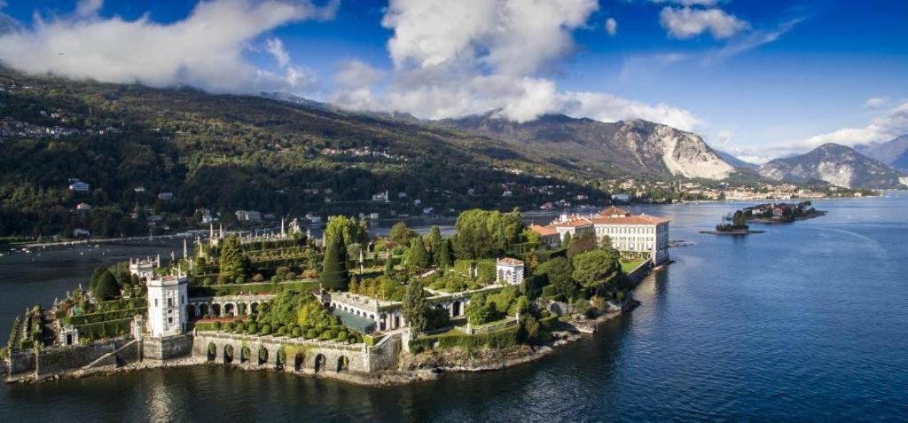 Isola Bella Apartments, Suite Stresa Bagian luar foto