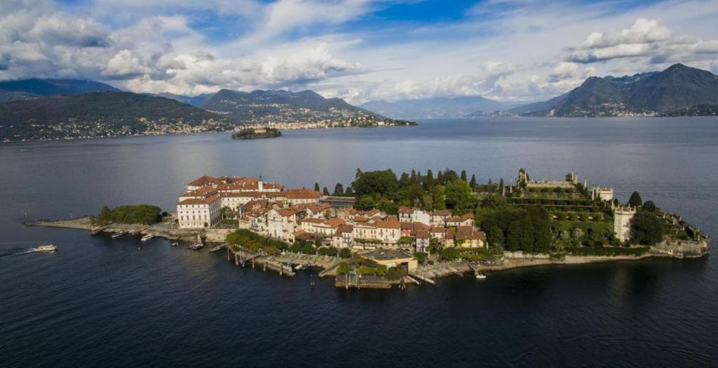 Isola Bella Apartments, Suite Stresa Bagian luar foto